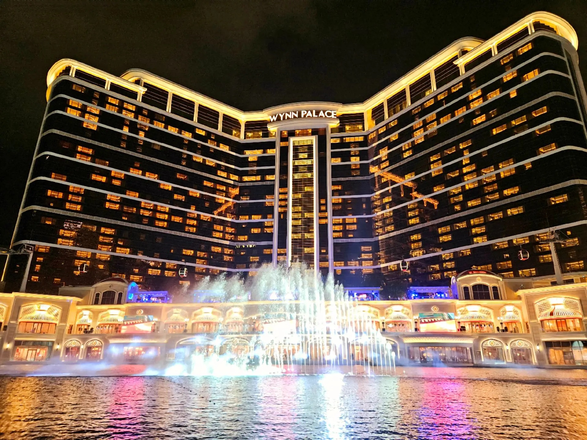 152158ol566gr5h6z24422.jpg